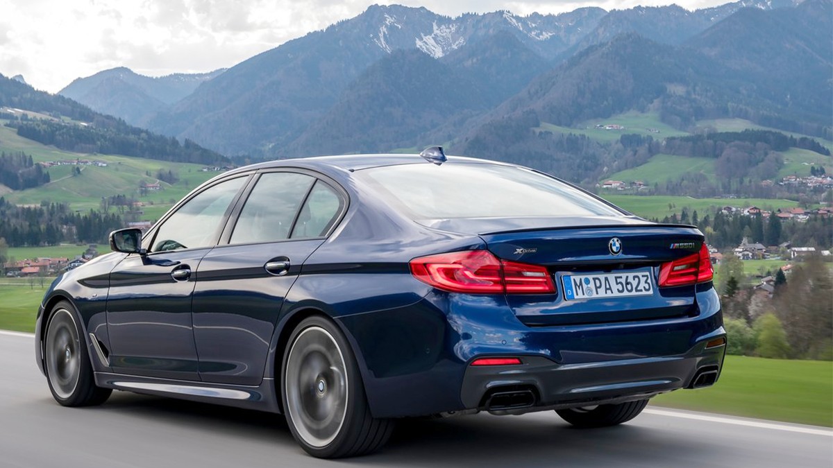 BMW M550i xDrive 